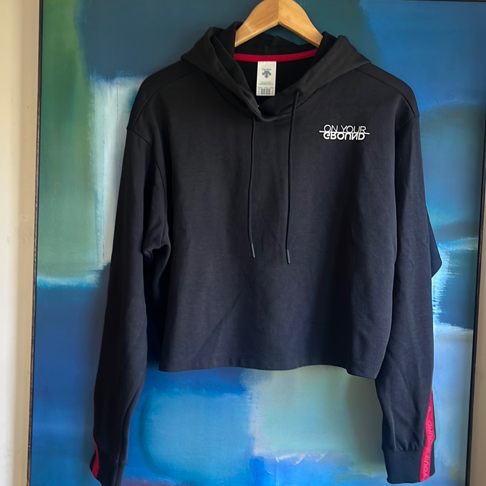 Descente hoodie sweatshirt